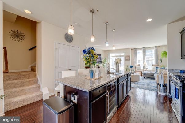 Interior, Kitchen, Living room, Pendant Lights, Recessed Lighting, Wood Texture Flooring