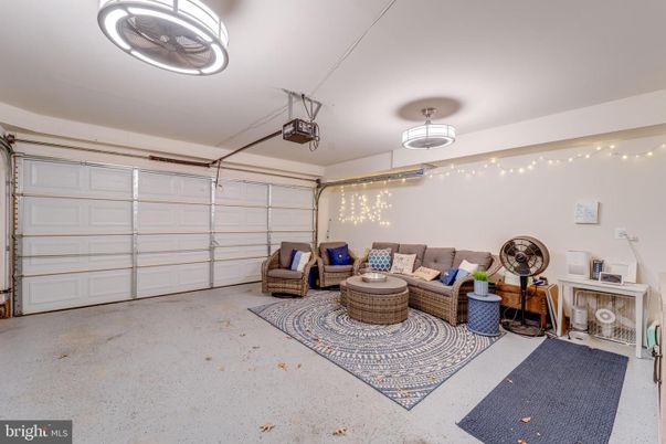 Garage, Interior