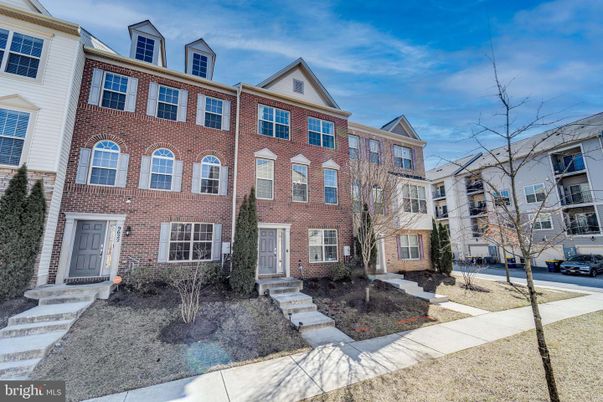 Exterior, Facade, Brick Facade, Rowhouse