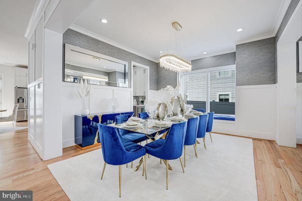 Chandelier, Dining room, Interior, Kitchen, Recessed Lighting, Stainless Steel Appliances, Wood Texture Flooring