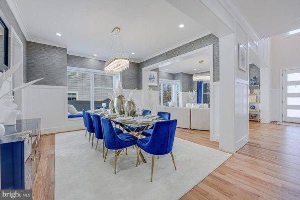 Chandelier, Dining room, Interior, Living room, Recessed Lighting, Wood Texture Flooring