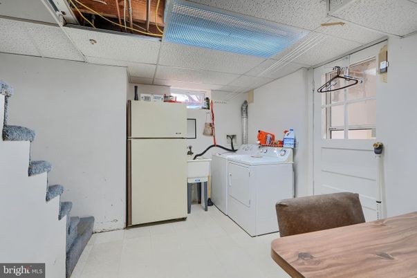 Interior, Washer
