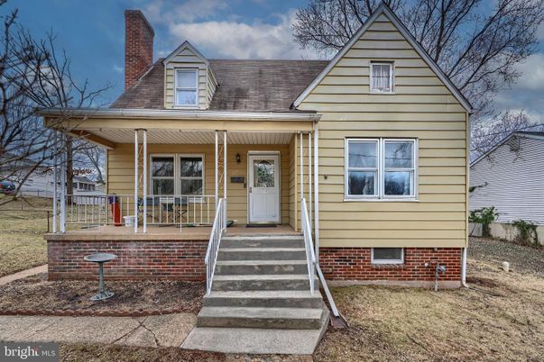 Exterior, Facade, Brick Facade, Queen Anne Victorian