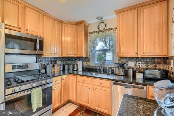 Interior, Kitchen, Pendant Lights, Stainless Steel Appliances