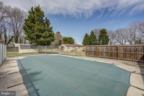 Exterior, Tennis Courts