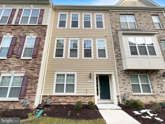Exterior, Facade, Brick Facade, Rowhouse