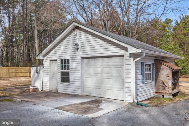 Detached Garage, Exterior