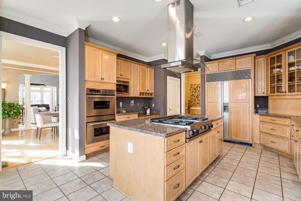 Dining room, Interior, Kitchen, Recessed Lighting, Stainless Steel Appliances