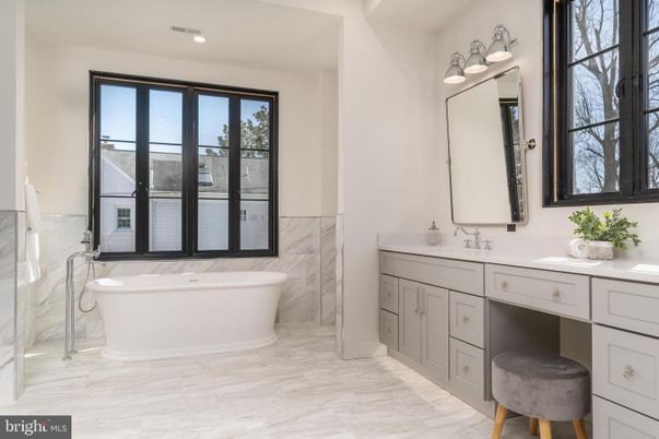 Bathroom, Dual Sink Vanities, Free Standing Baths, Interior, Marble, Recessed Lighting