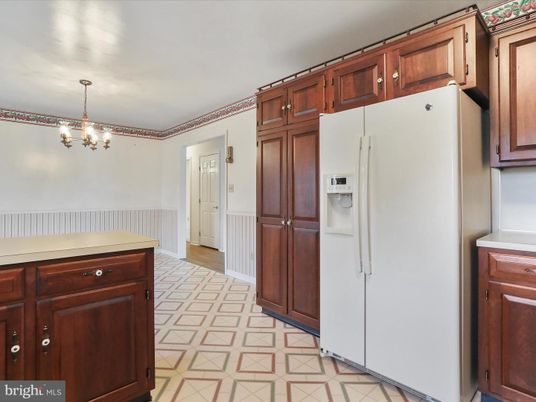 Chandelier, Interior, Kitchen