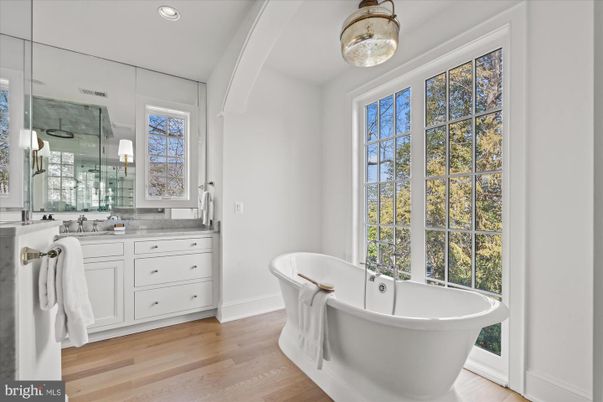 Bathroom, Free Standing Baths, Interior, Recessed Lighting, Wood Texture Flooring