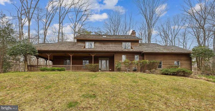 Backyard, Exterior, Facade, Log Home