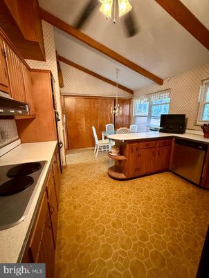 Dining room, Interior, Kitchen, Pendant Lights, Wooden Beams