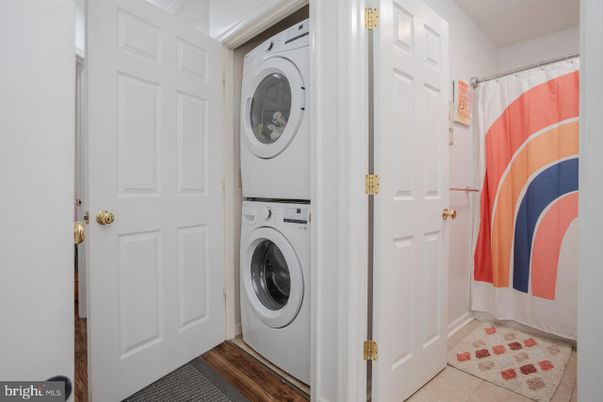 Interior, Utility Closets, Washer, Wood Texture Flooring