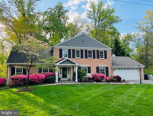 Attached, Backyard, Detached Garage, Exterior, Facade, Brick Facade, Georgian