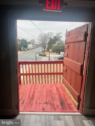 Exterior, Wood Texture Flooring