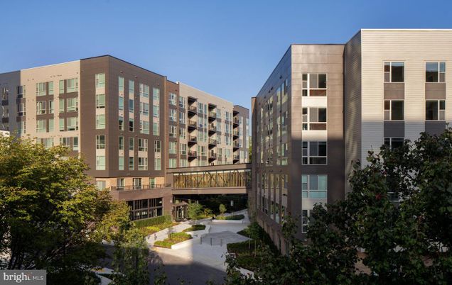 Exterior, Facade, Condo Building