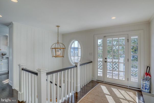 Interior, Pendant Lights, Recessed Lighting, Wood Texture Flooring