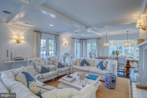 Dining room, Interior, Living room, Pendant Lights, Recessed Lighting, Wood Texture Flooring