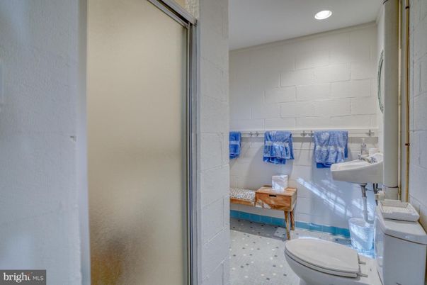 Bathroom, Interior, Recessed Lighting