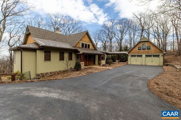 Attached, Exterior, Facade, Cape Cod