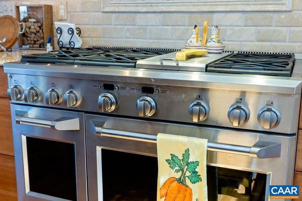 Kitchen, Stainless Steel Appliances