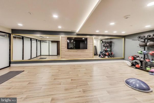 Fitness Equipment, Interior, Recessed Lighting, Wood Texture Flooring