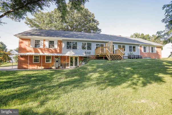 Backyard, Exterior, Facade, Brick Facade, Georgian