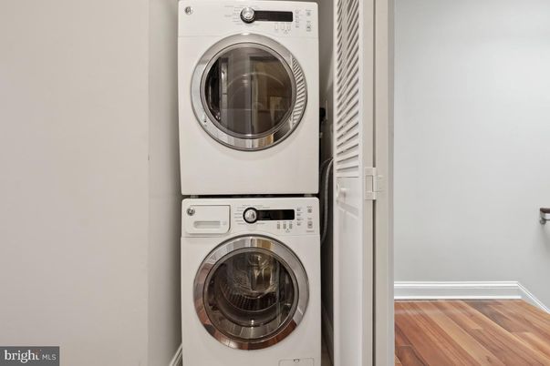 Interior, Utility Closets, Washer, Wood Texture Flooring