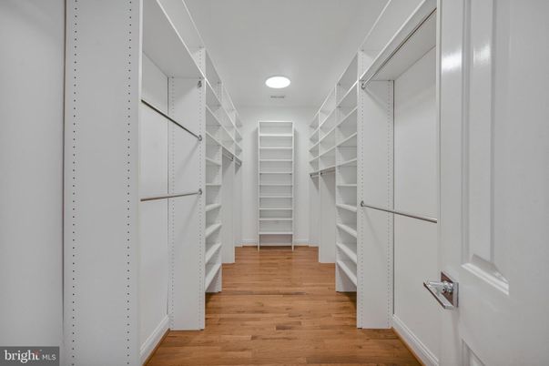 Interior, Walk-in Closets, Wood Texture Flooring