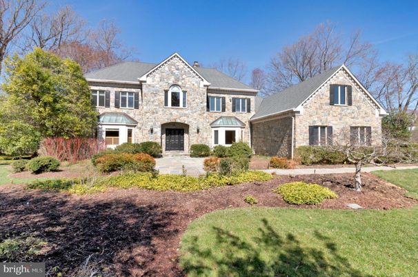 Exterior, Facade, Brick Facade, French Provincial