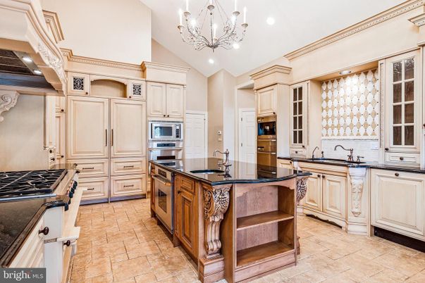 Chandelier, Interior, Kitchen, Recessed Lighting, Stainless Steel Appliances