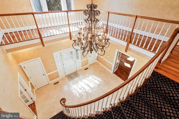 Chandelier, Interior