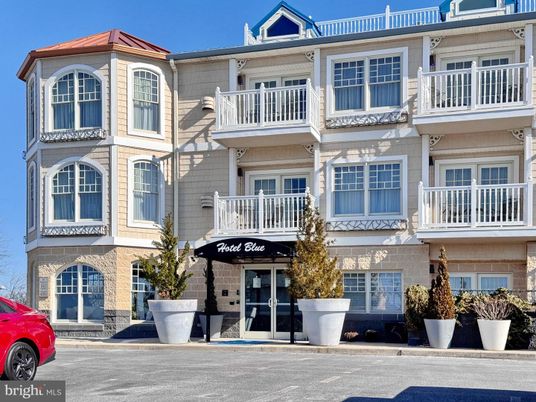 Exterior, Facade, Rowhouse