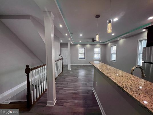 Interior, Kitchen, Pendant Lights, Recessed Lighting, Wood Texture Flooring