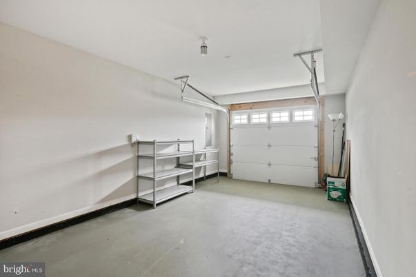 Garage, Interior