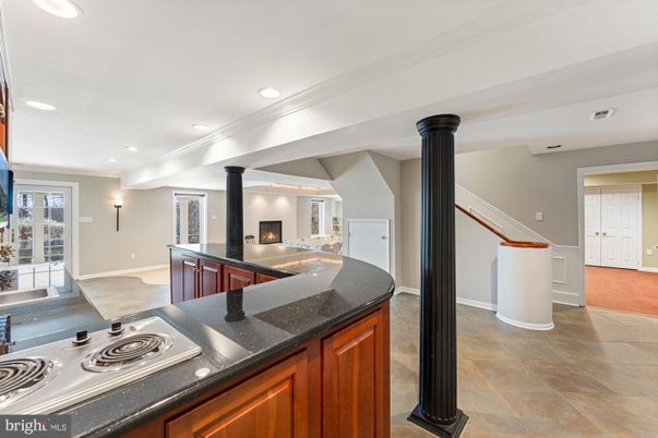 Fireplace, Interior, Kitchen, Recessed Lighting