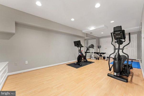 Fitness Equipment, Interior, Recessed Lighting, Wood Texture Flooring