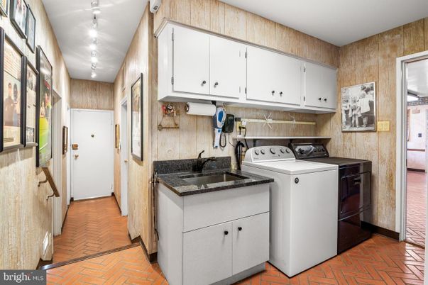 Interior, Washer, Wooden Walls
