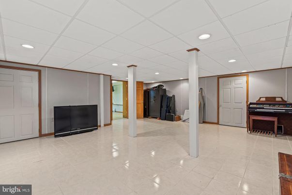 Interior, Piano, Recessed Lighting