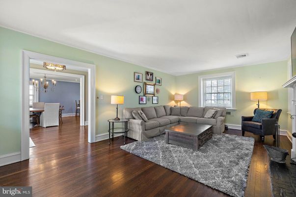 Chandelier, Dining room, Interior, Living room, Wood Texture Flooring