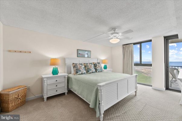 Bedroom, Interior, Water