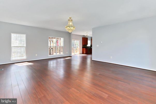 Chandelier, Empty room, Interior, Wood Texture Flooring