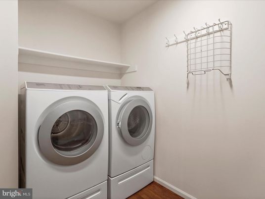 Interior, Washer, Wood Texture Flooring