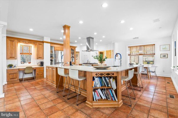Dining room, Interior, Kitchen, Pendant Lights, Recessed Lighting, Stainless Steel Appliances