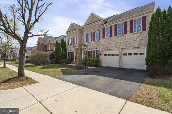Attached, Exterior, Facade, Brick Facade, Rowhouse
