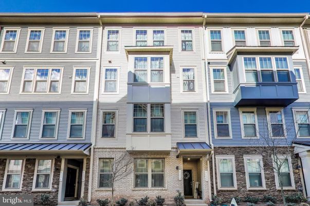 Exterior, Facade, Brick Facade, Rowhouse