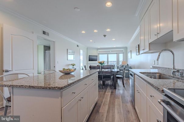 Dining room, Interior, Kitchen, Recessed Lighting, Wood Texture Flooring