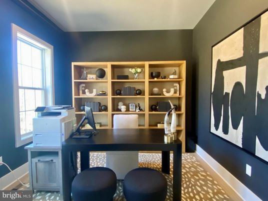Home Office, Interior