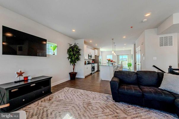 Interior, Kitchen, Living room, Pendant Lights, Recessed Lighting, Wood Texture Flooring